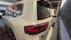 تۆیۆتا لاند کروزەر